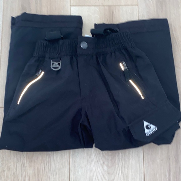 GERRY Other - Gerry Kids XS-5/6 Black Snow Pants /Outerwear with Suspenders. NWOT.